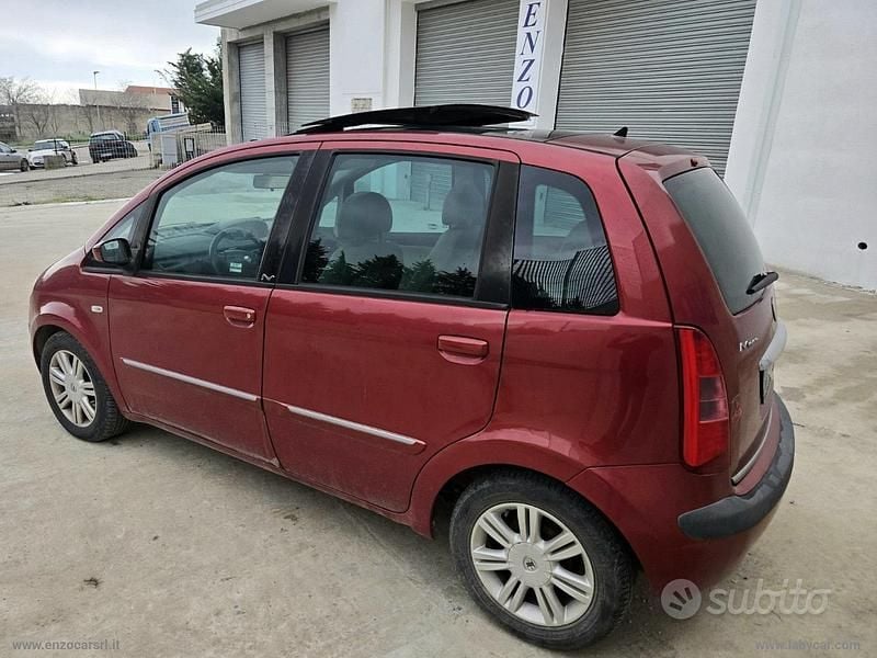 Usata Lancia Musa 90 CV (66 kW) 2006 Rosso Monovolume