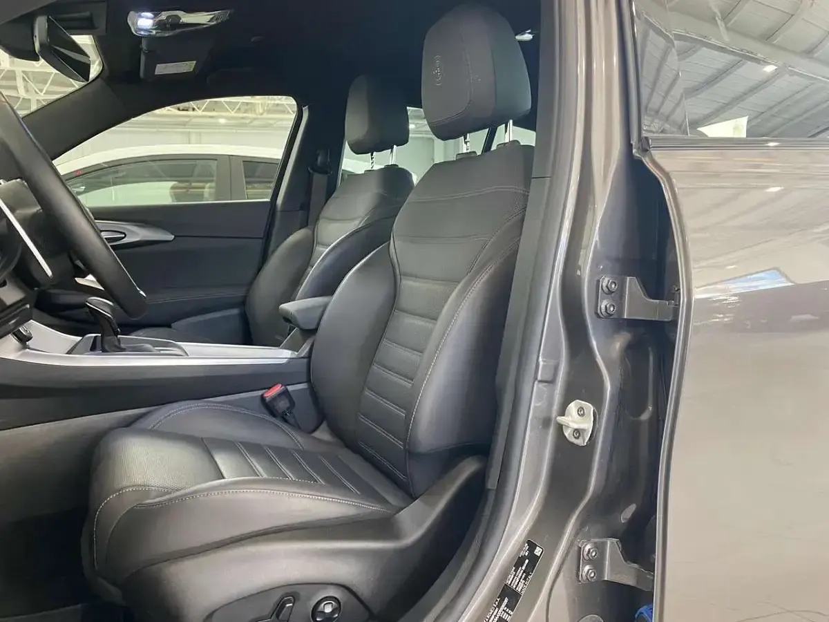 Occasion Alfa Romeo Tonale Veloce 160 ch (117 kW) 2025 Vari colori disponibili SUV