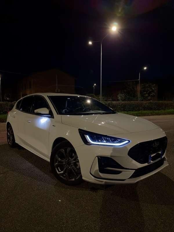Bianco Usata 2024 Ford Focus ST-Line Berlina | 20.500 € (Buon prezzo) - Immagine 1/4