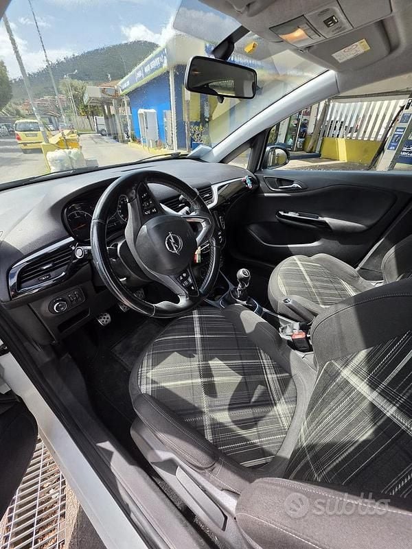 Usata Opel Corsa 75 CV (55 kW) 2017 Bianco Utilitaria