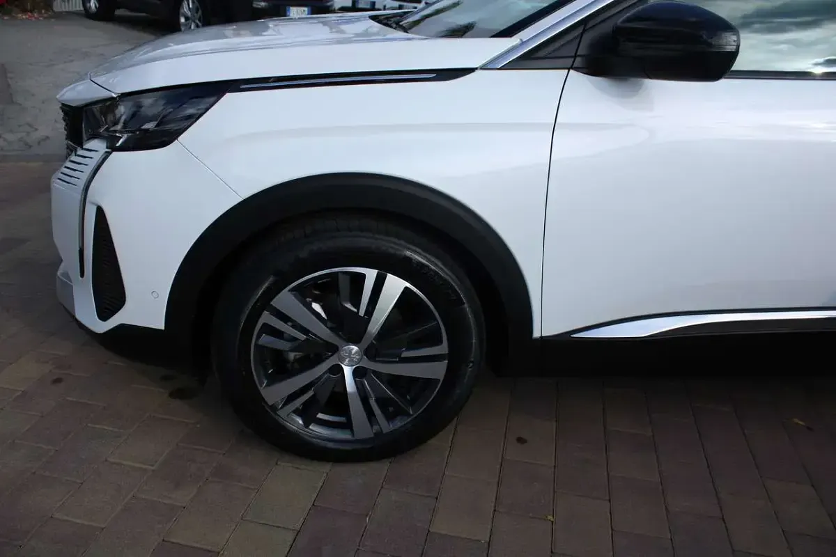 Usata Peugeot 3008 Allure 131 CV (96 kW) 2023 Bianco SUV