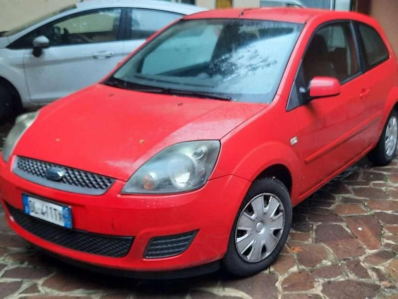 Usata Ford Fiesta Titanium 75 CV (55 kW) 2008 Berlina