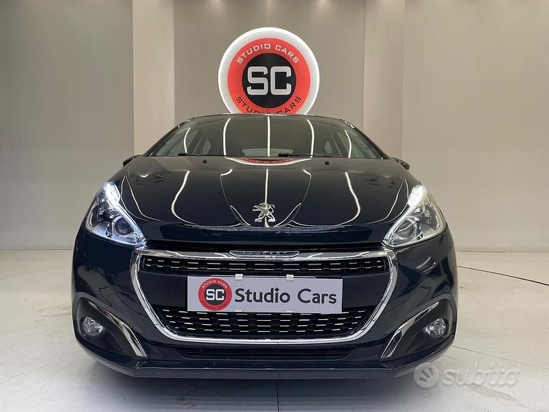 Usata Peugeot 208 Access 68 CV (50 kW) 2017 Grigio Utilitaria