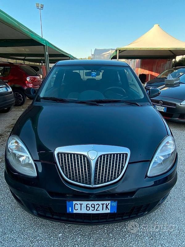 Usata Lancia Ypsilon 60 CV (44 kW) 2005 Nero Utilitaria