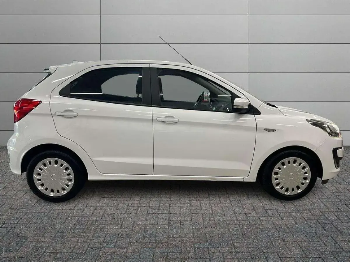 Usata Ford Ka 71 CV (52 kW) 2018 Bianco Berlina