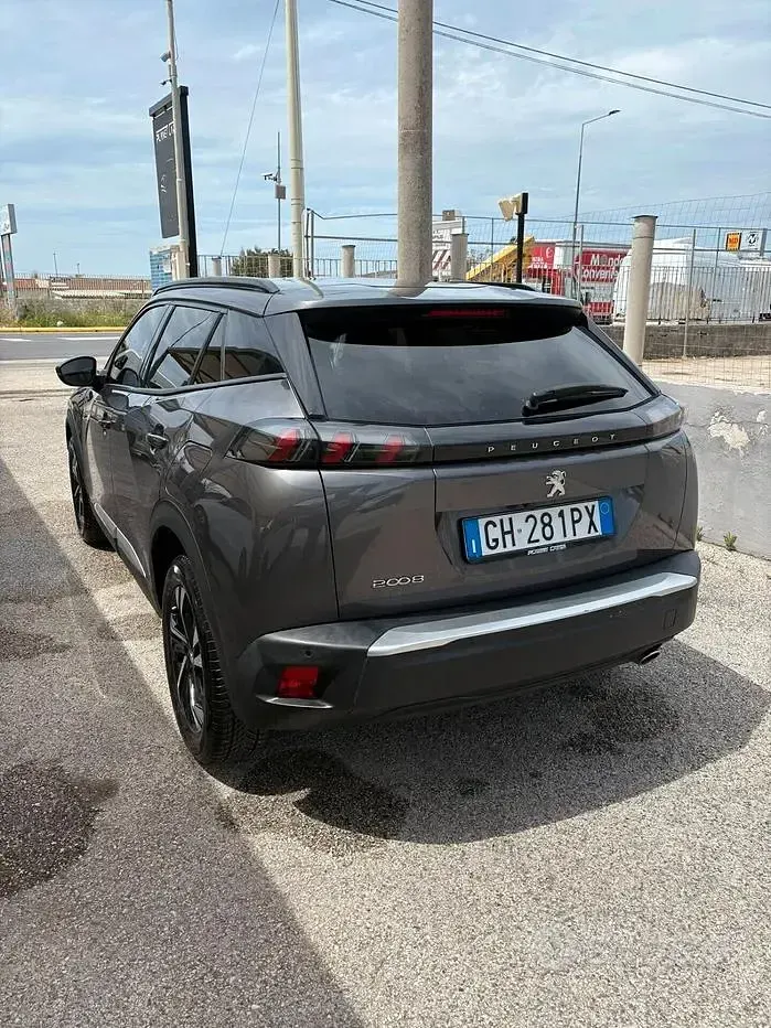 Usata Peugeot 2008 Allure 131 CV (96 kW) 2021 Grigio SUV