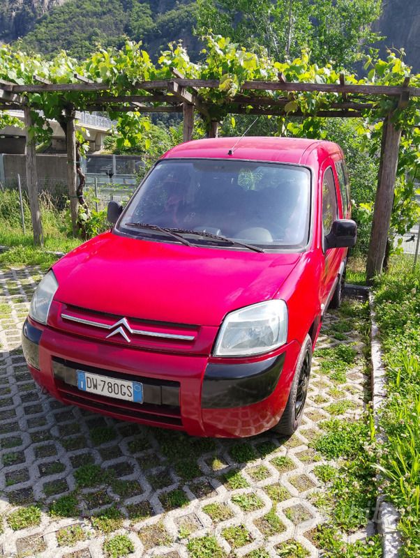 Usata 2004 Citroën Berlingo Monovolume | 3200 € (Buon prezzo) - Immagine 1/4