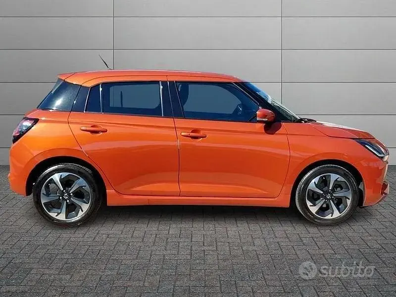 Usata Suzuki Swift 83 CV (61 kW) 2024 Arancione Utilitaria