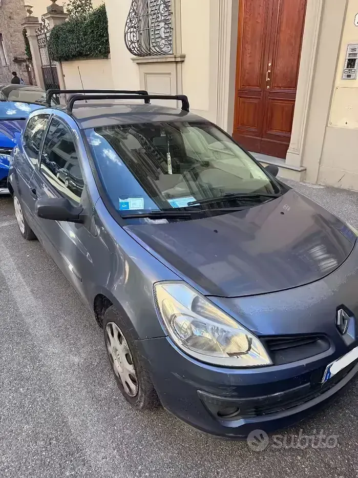 Usata Renault Clio III 75 CV (55 kW) 2005 Grigio Berlina