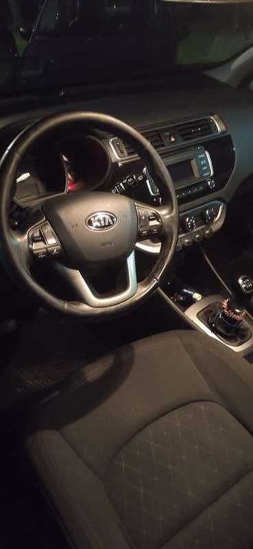 Usata Kia Rio 75 CV (55 kW) 2017 Grigio Berlina