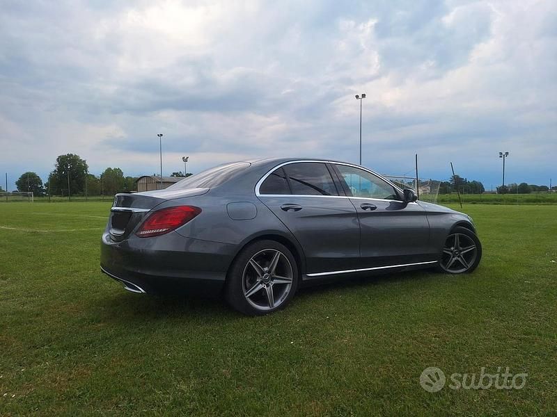 Usado Mercedes C200 Premium 160 CV (117 kW) 2018 Gris Berlina