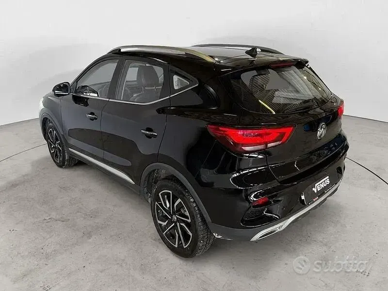 Usata MG ZS Luxury 106 CV (77 kW) 2024 Nero SUV
