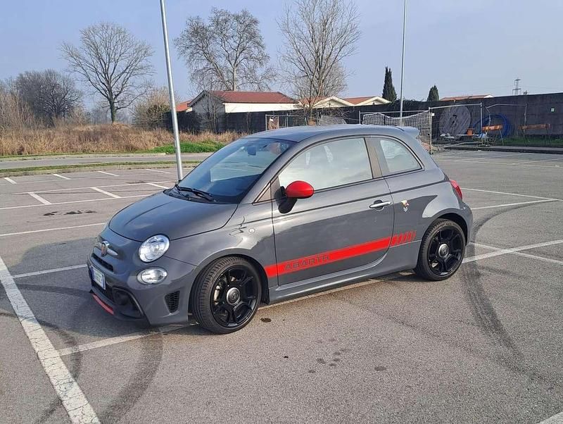Usata Abarth 595 145 CV (106 kW) 2022 Grigio Utilitaria