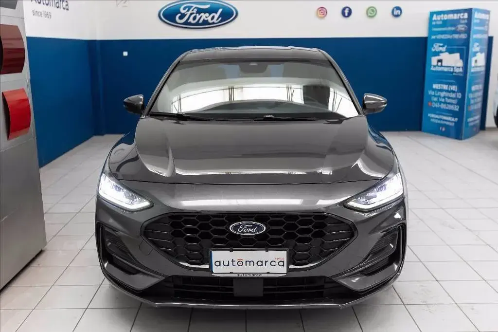 Usata Ford Focus ST-Line 125 CV (91 kW) 2022 Grigio metallizzato Berlina