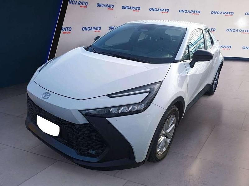 Usata Toyota C-HR Active 140 CV (102 kW) 2024 Bianco SUV