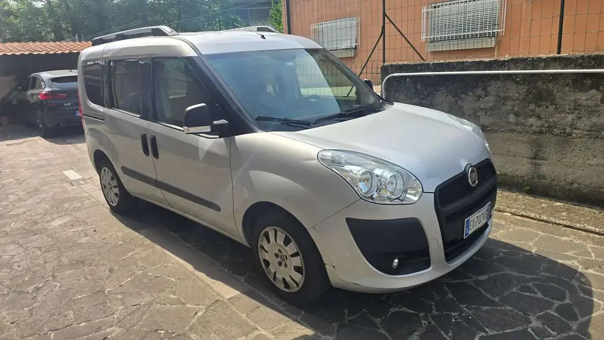 Usata Fiat Doblò 105 CV (77 kW) 2014 Argento Monovolume