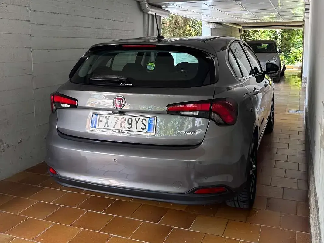 Usata Fiat Tipo Lounge 120 CV (88 kW) 2019 Grigio Berlina
