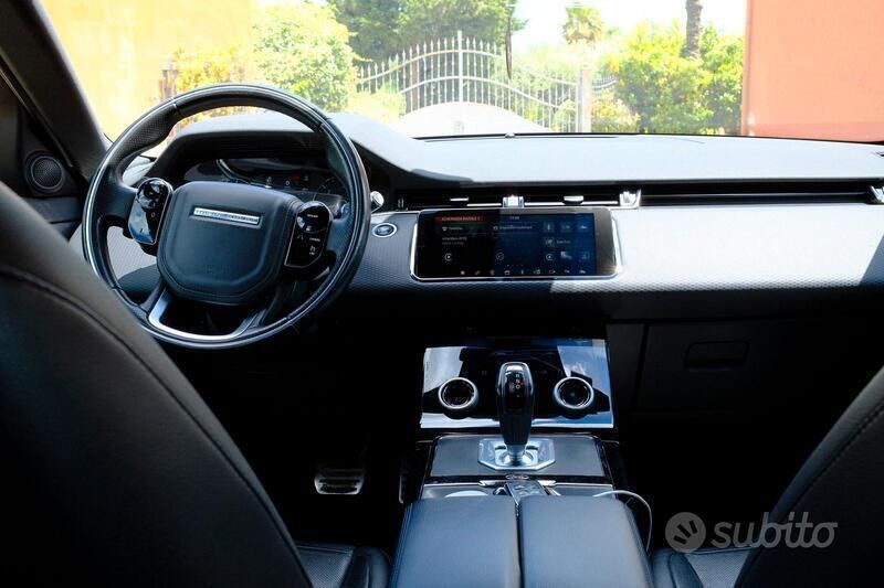 Usata Land Rover Range Rover evoque R-Dynamic 150 CV (110 kW) 2019 Rosso SUV