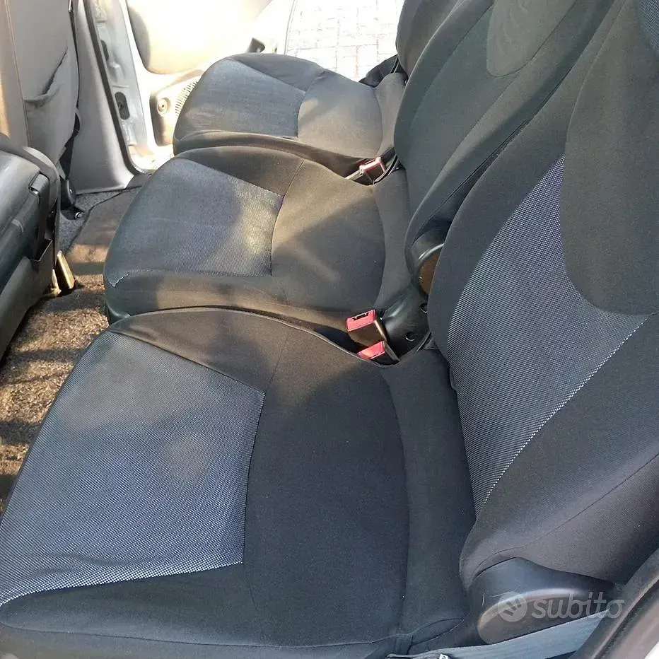 Usata Fiat Multipla 103 CV (75 kW) 2007 Grigio Monovolume