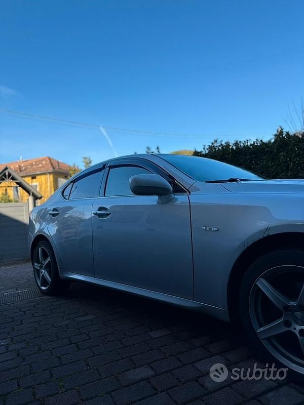 Usata Lexus IS220d 177 CV (130 kW) 2006 Grigio Berlina