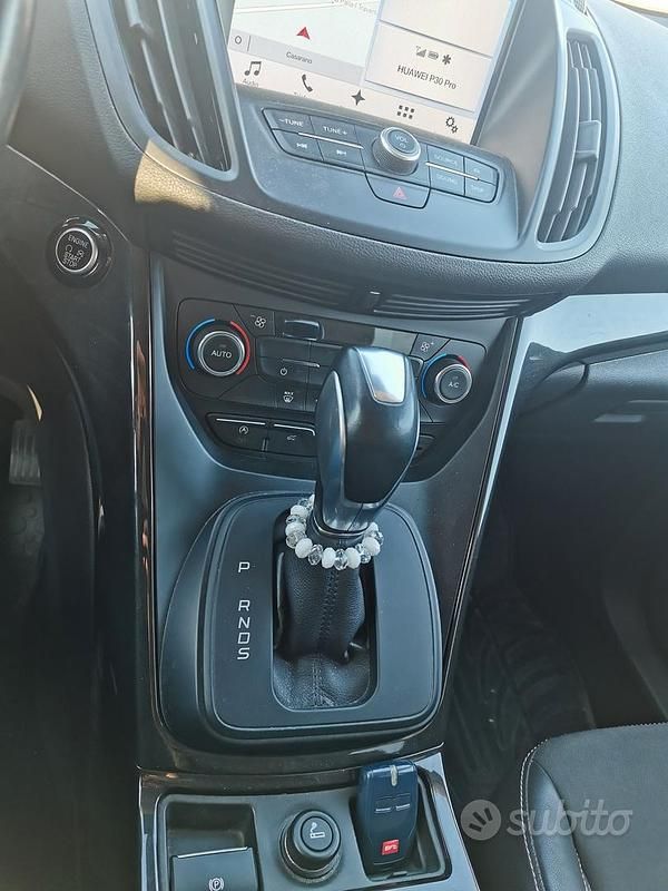 Begagnad Ford Kuga Titanium 120 HK (88 kW) 2017 Svart SUV