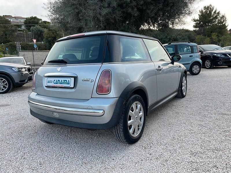 Usata Mini ONE 88 CV (64 kW) 2006 Grigio Utilitaria