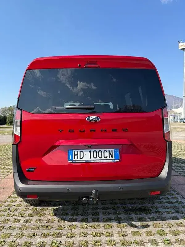 Nuova Ford Tourneo Courier 100 kW (136 CV) 2026 Rosso Monovolume