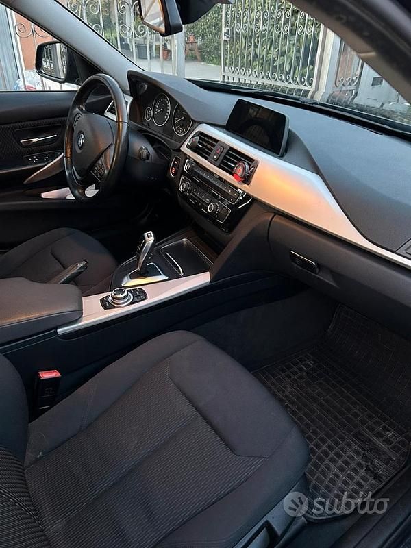 Usata BMW 318 2015 Blu Station wagon