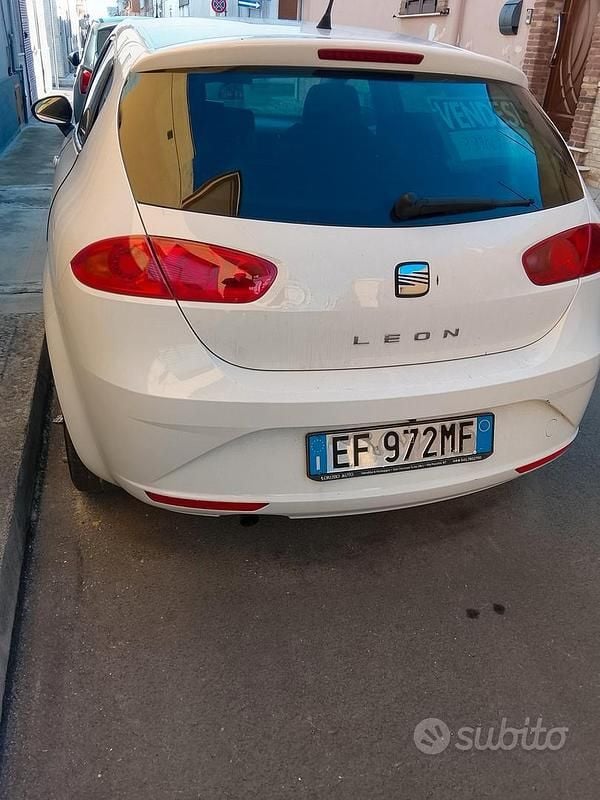 Usata Seat Leon 105 CV (77 kW) 2010 Bianco Berlina