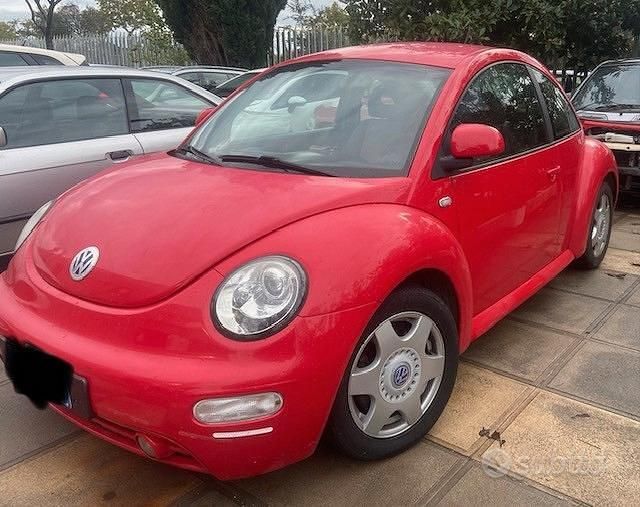 Usata VW New Beetle 150 CV (110 kW) 2000 Rosso Utilitaria