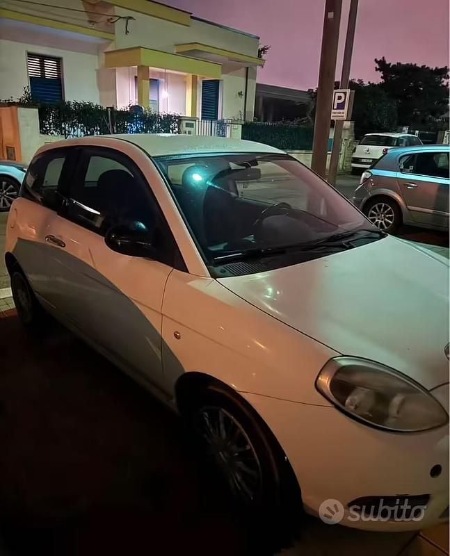 Usata Lancia Ypsilon 2011 Utilitaria