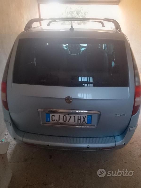 Usata Lancia Phedra 128 CV (94 kW) 2003 Grigio Monovolume