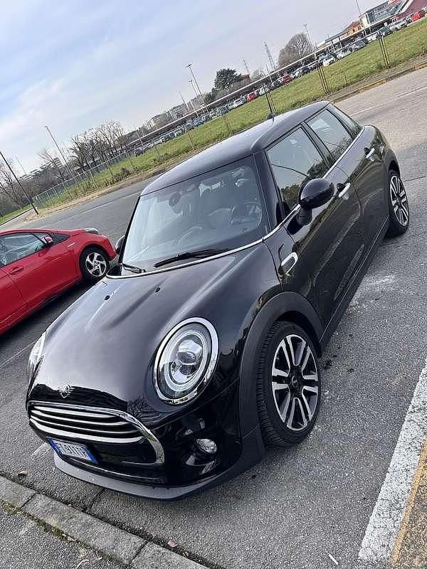 Usado Mini Cooper 136 HP (100 kW) 2019 Preto Citadino