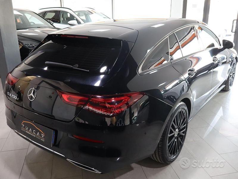 Usata Mercedes CLA200 150 CV (110 kW) 2020 Nero Station wagon