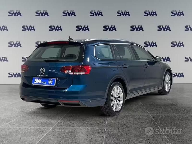 Usata VW Passat Business 150 CV (110 kW) 2021 Blu Station wagon