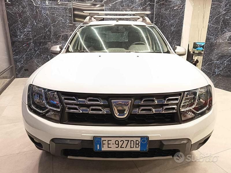 Usata Dacia Duster Lauréate 110 CV (80 kW) 2016 Bianco SUV