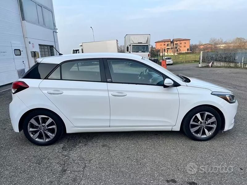 Usata Hyundai i20 84 CV (61 kW) 2018 Bianco Berlina