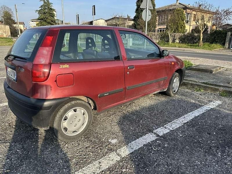 Usata Fiat Punto 54 CV (39 kW) 1999 Berlina