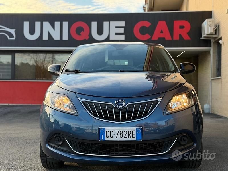 Usata Lancia Ypsilon Silver 70 CV (51 kW) 2021 Blu Utilitaria