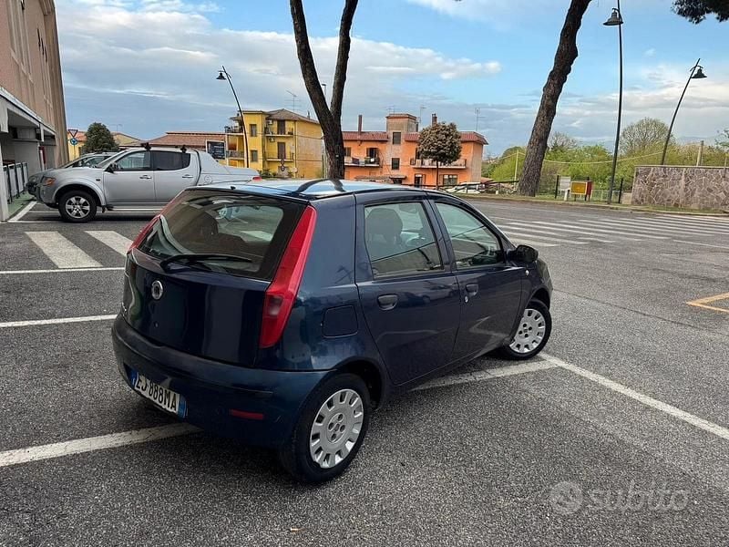 Usata Fiat Punto Classica 70 CV (51 kW) 2011 Blu Utilitaria