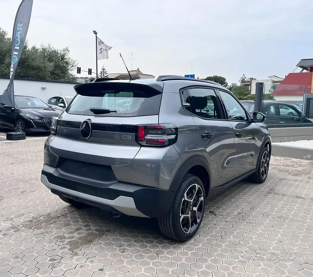 Neu Citroën C3 100 PS (73 kW) 2026 Grau SUV