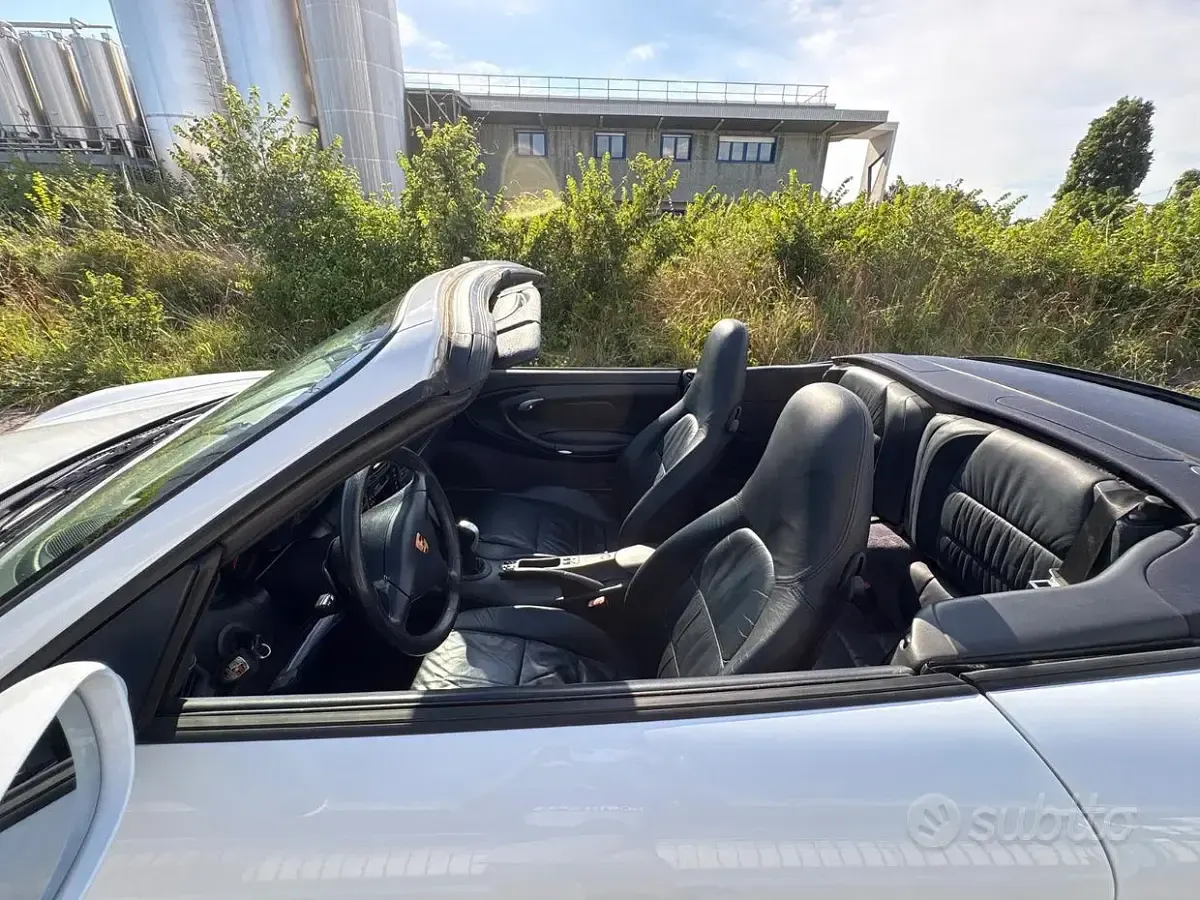 Usata Porsche 911 Carrera 4 Cabriolet 300 CV (220 kW) 1998 Cabrio