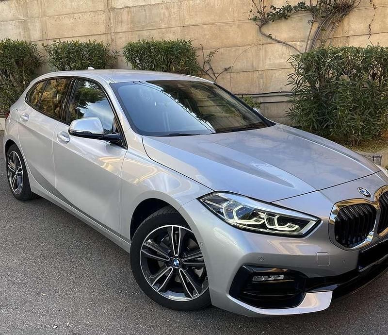 Usata BMW 116 Sport Line 116 CV (85 kW) 2021 Argento Utilitaria