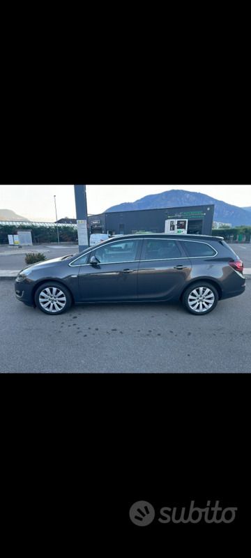 Usata Opel Astra Sport 140 CV (102 kW) 2015 Grigio Station wagon