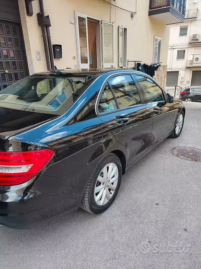 Usata Mercedes C180 120 CV (88 kW) 2013 Nero Berlina