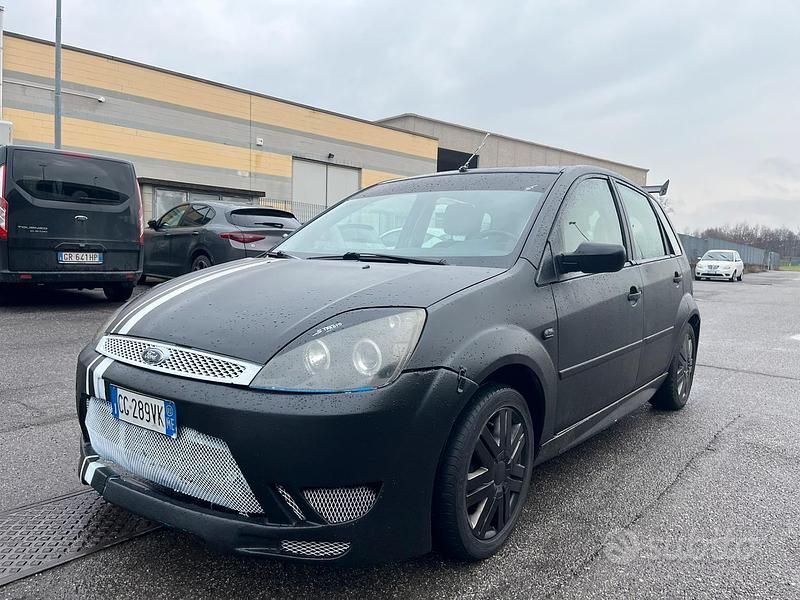 Usata Ford Fiesta 2003 Nero Utilitaria