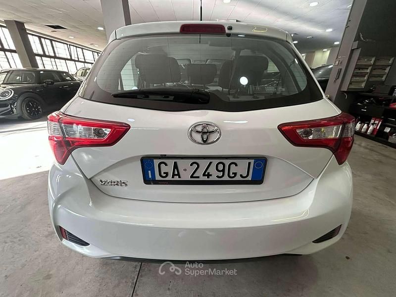 Usata Toyota Yaris Active 72 CV (52 kW) 2019 Bianco Berlina