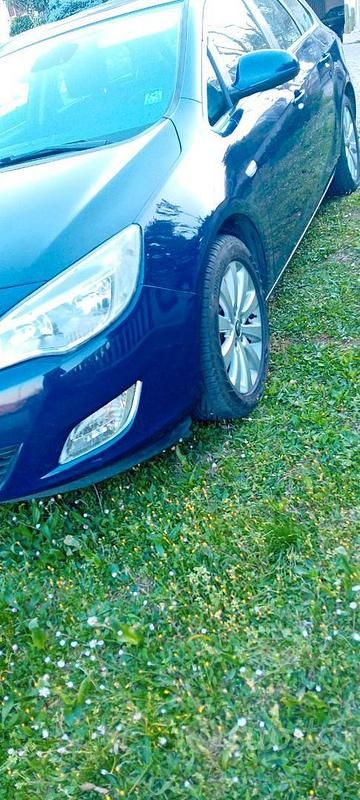 Usata Opel Astra 110 CV (80 kW) 2012 Station wagon