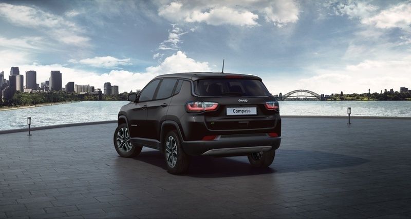 Nero Nuova 2024 Jeep Compass Altitude SUV | 40.390 € - Immagine 1/3