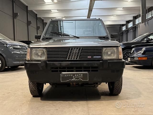 Usata Fiat Panda 4x4 50 CV (36 kW) 1987 Grigio scuro metallizzato Utilitaria